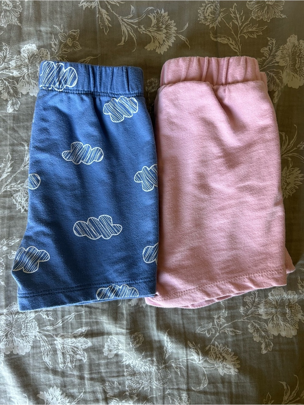 Pekkle Girls Sweat Shorts 2-Pack Pink Blue Cloud Print Size 5T Elastic Waist
